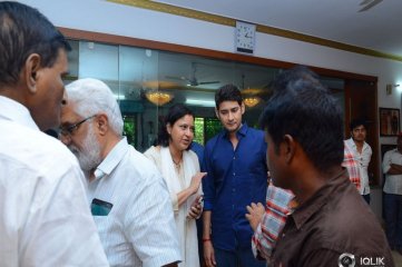 Celebrities Pay Homage to Vijaya Nirmala Garu